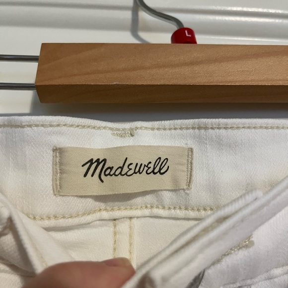 MADEWELL Classic Straight Jean in Tile White. Size 27 - Picture 2 of 9